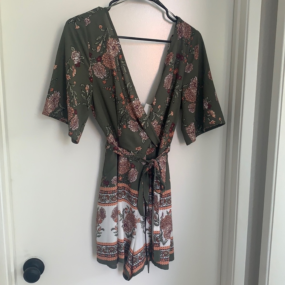 Romper - Picture 3 of 7